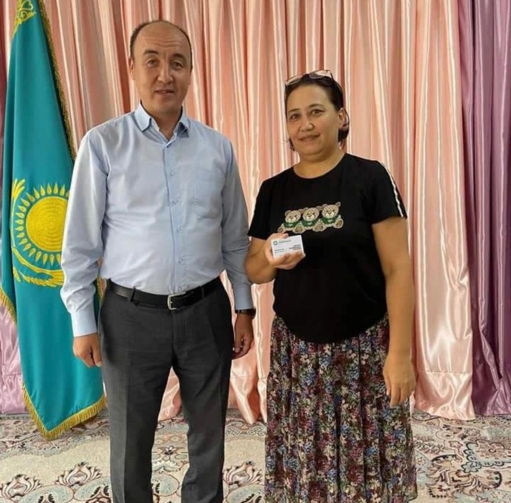 "AMANAT" партиясы Наурызбай аудандық филиалының атқарушы хатшысы С.Жылқайдаров "Медик" бастауыш партия ұйымында болып, жаңа үлгідегі партиялық құжаттарды табыстады.
